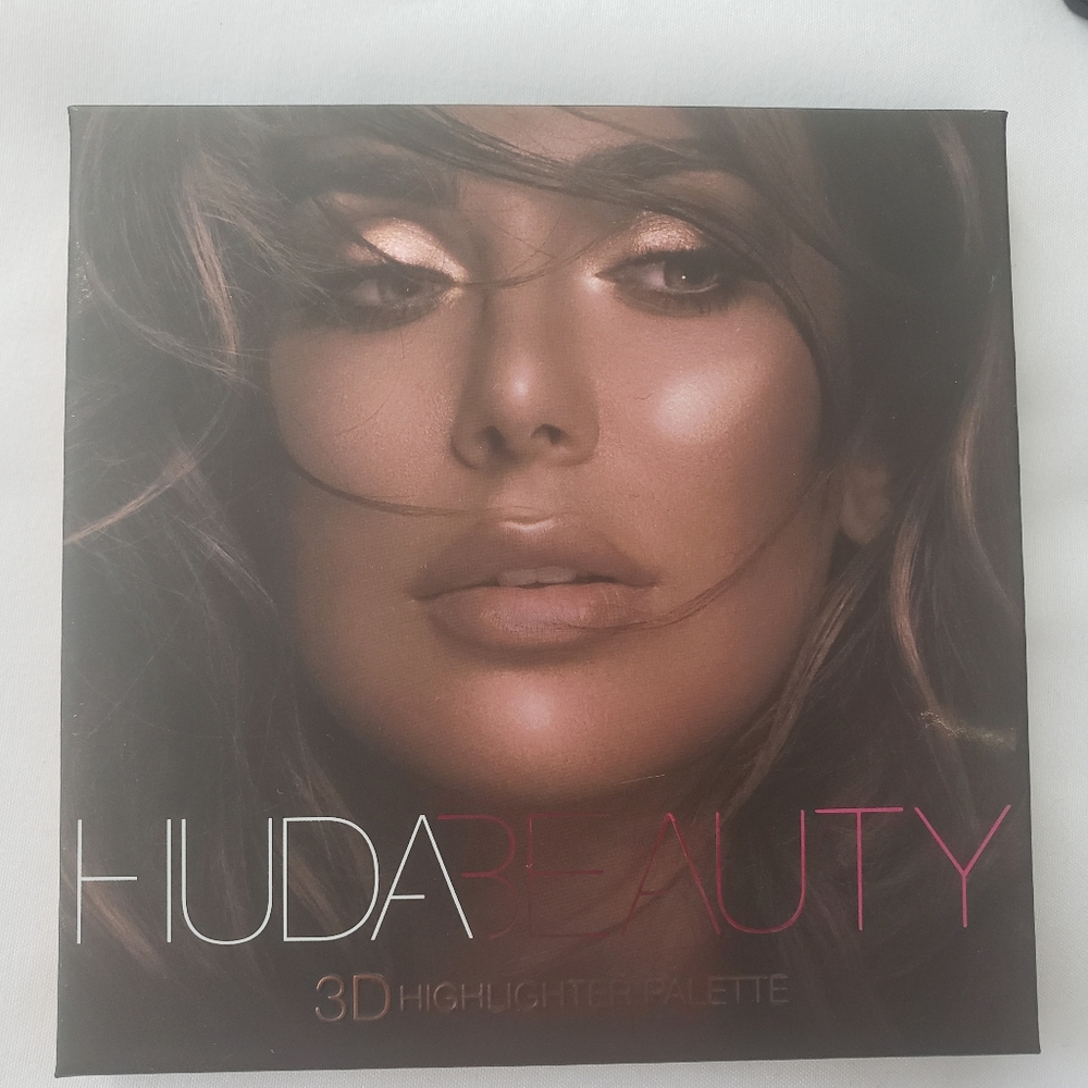 HUDABeauty 3D Highlighter Palette